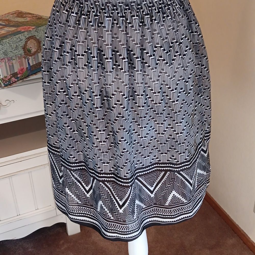 Max Edition Geometric Design Dress - Picture 7 of 9